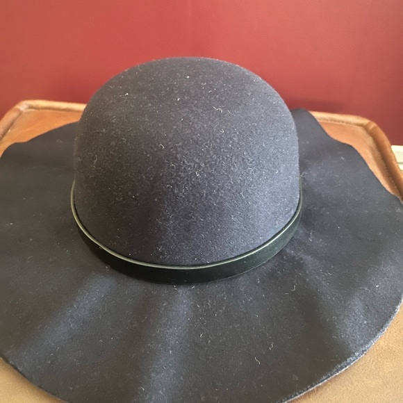 5 Forever 21 Hats for $45 Sale - Picture 12 of 16